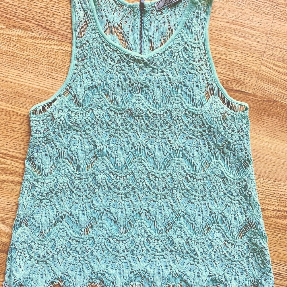 Chloe K vintage sleeveless top